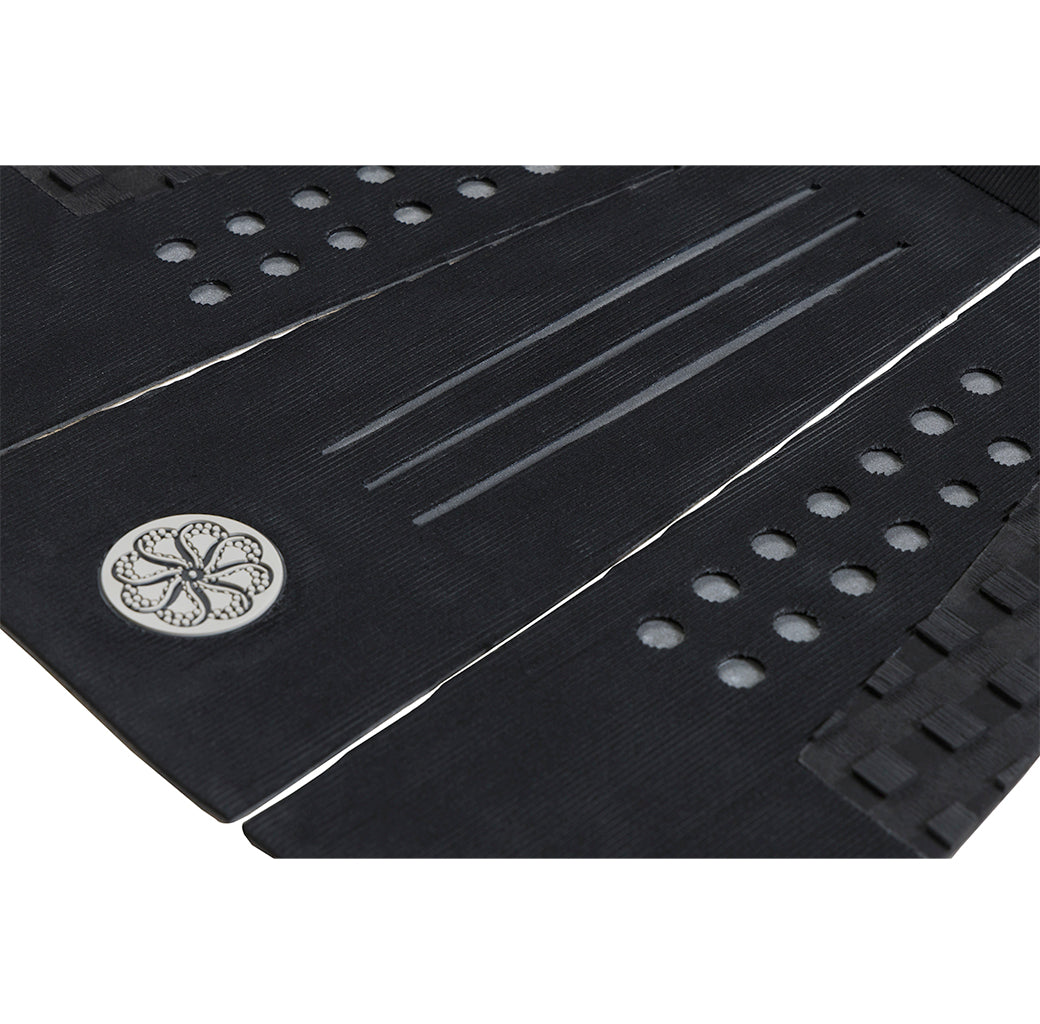 Chippa Wilson IV Signature Traction Pad- Black/Smoke