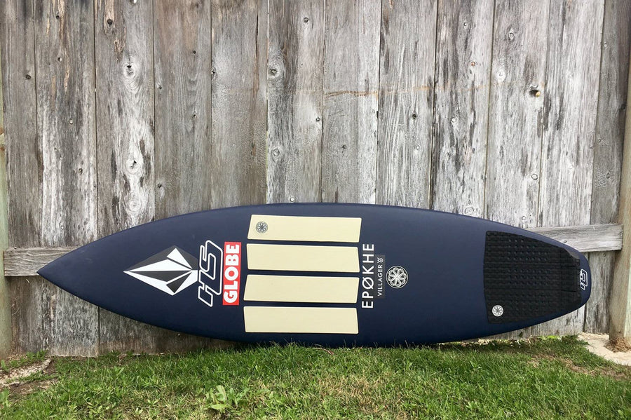 Front grip deals surfboard